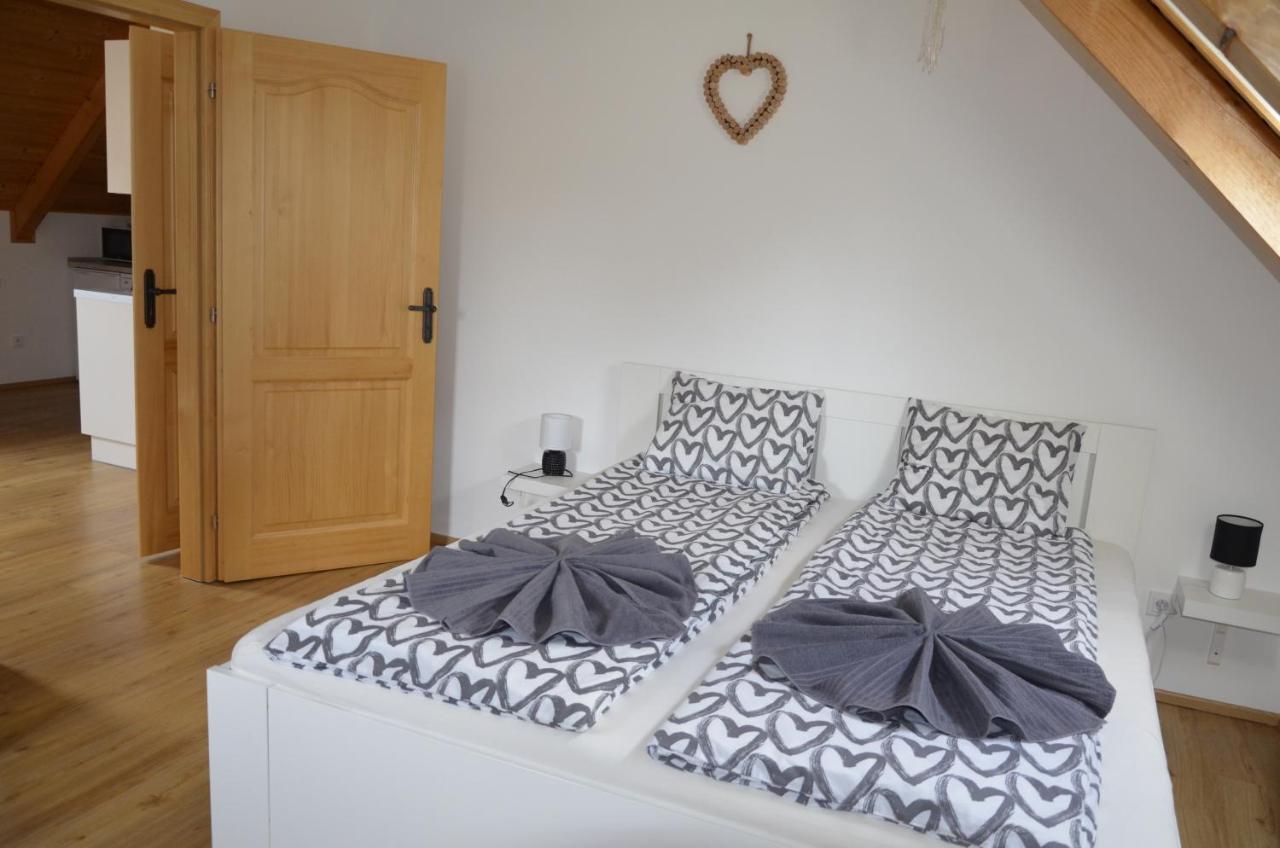 Apartmány u vlčích jam Petrowitz Esterno foto